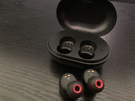 I bought these after my last <strong>pair</strong> of <strong>ear buds</strong> fell into the water and were lost. . How to pair kurdene earbuds